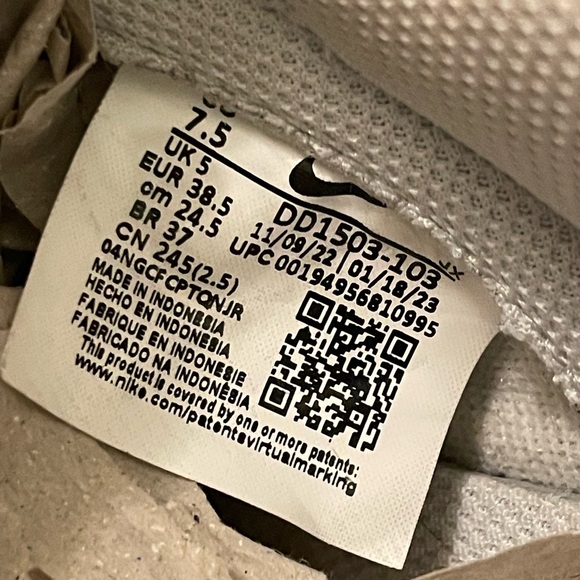 Nike Women's Low Dunk Sneaker in White and Light Gray - Picture 4 of 4